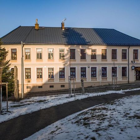 Apartman Hotel Vomocil Bystre Exteriör bild