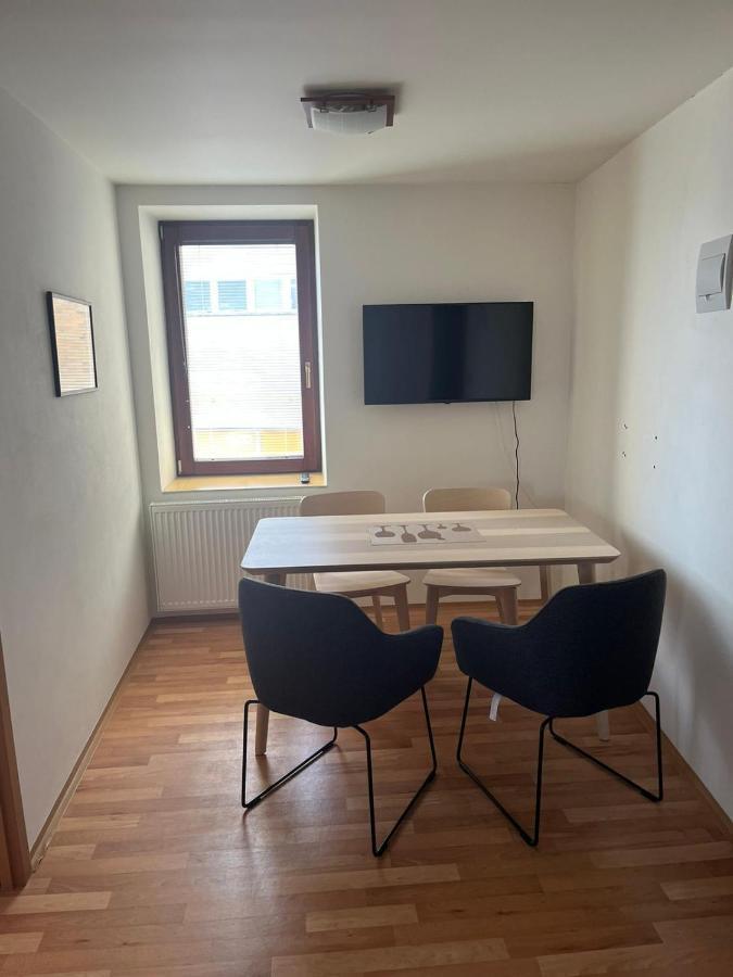 Apartman Hotel Vomocil Bystre Exteriör bild