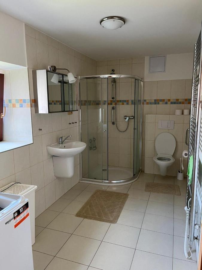 Apartman Hotel Vomocil Bystre Exteriör bild