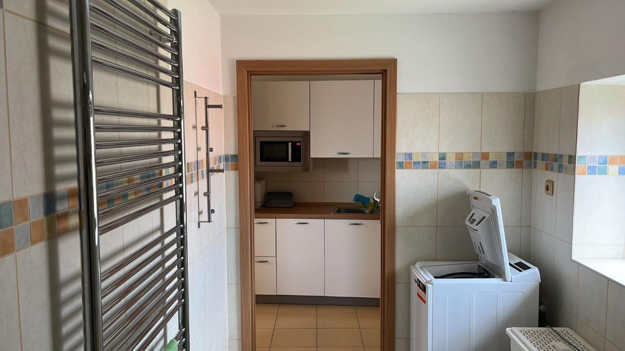 Apartman Hotel Vomocil Bystre Exteriör bild